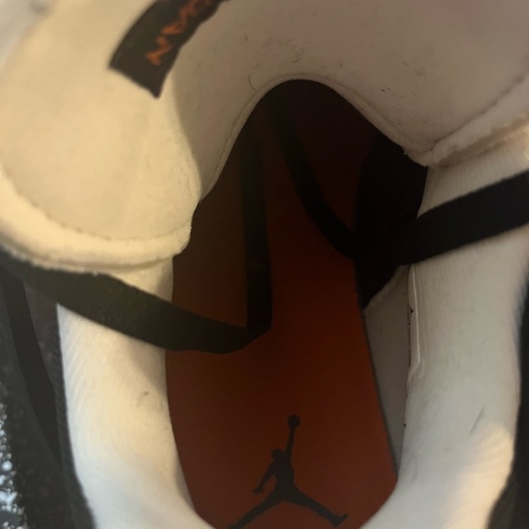 Jordan 4 Retro “Starfish”